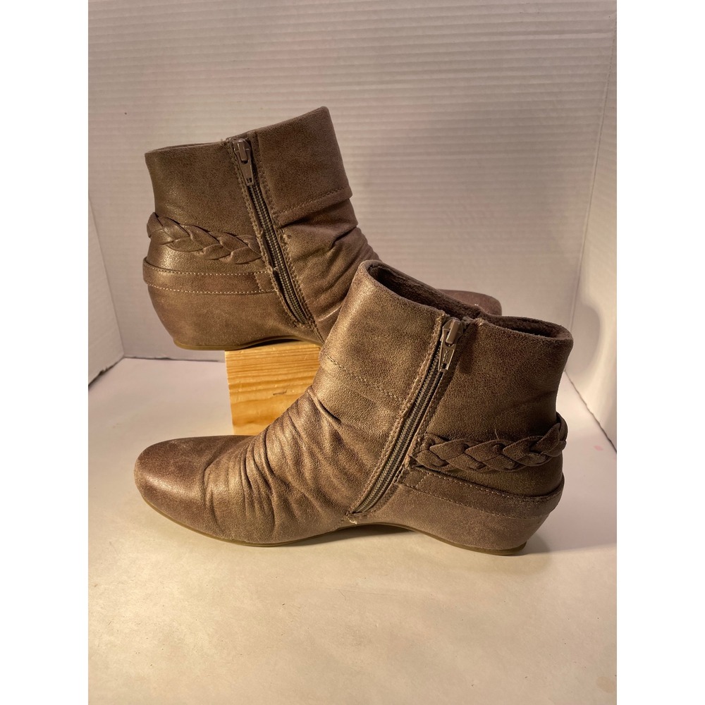 Baretraps Sana Ankle Boots Women's 9.5M Bronze Braided Accent‎ Zip Up